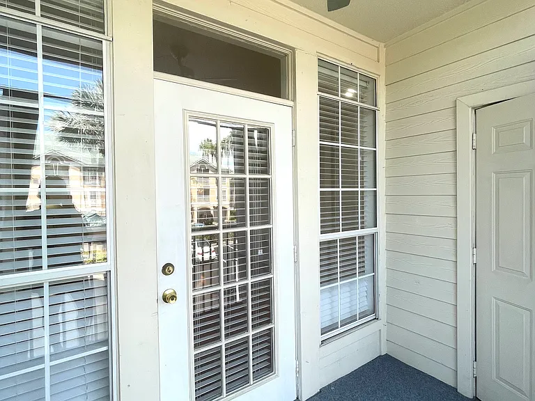 2201 Bay Club Cir — Photo 20