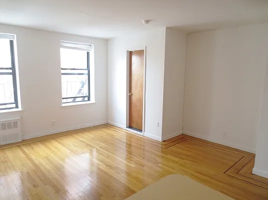 Rented by Waverly Realty Associates | media 7