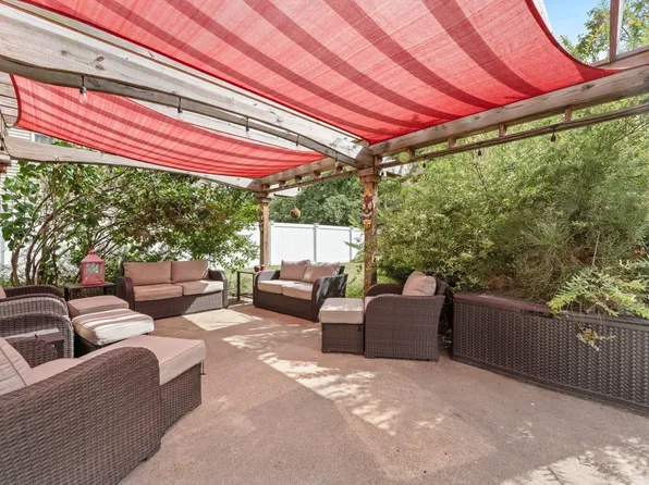 17 Acorn Drive image 36 of 45