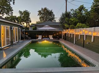 17757 Victory Blvd, Reseda, CA 91335