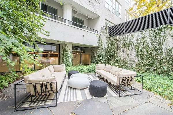 Rented by Brick&Mortar | media 21