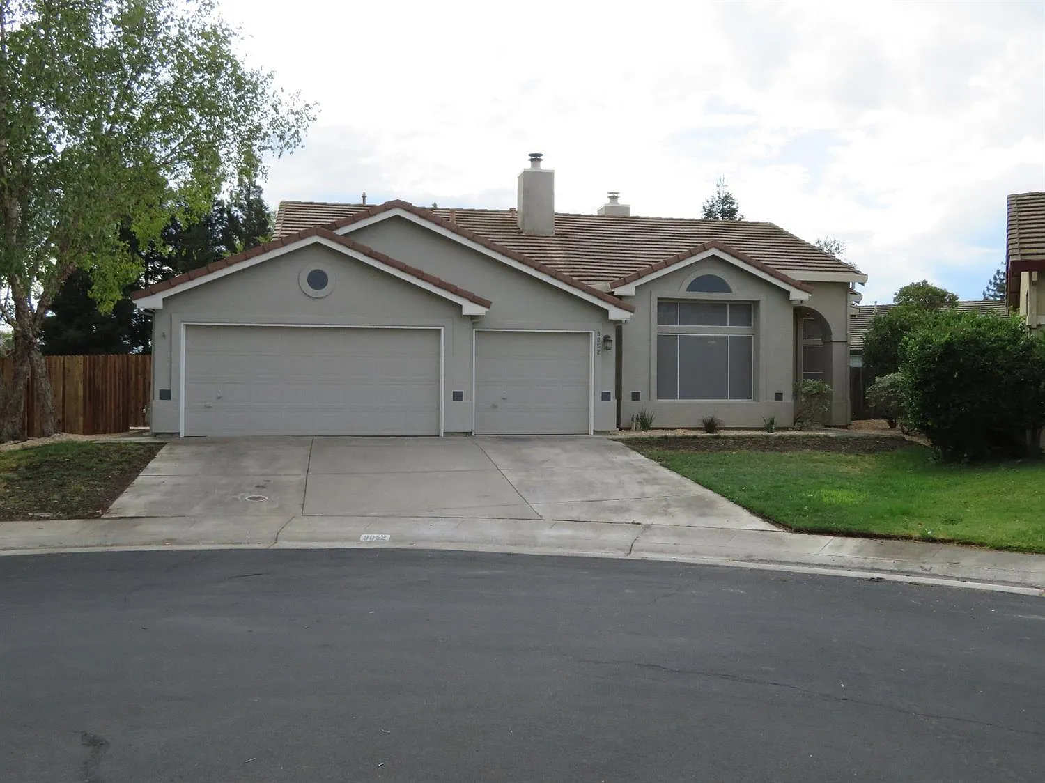 9052 Allenford Pl photo 1