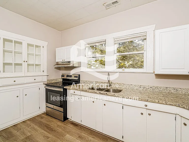 1537525_005_kitchen_6.jpg