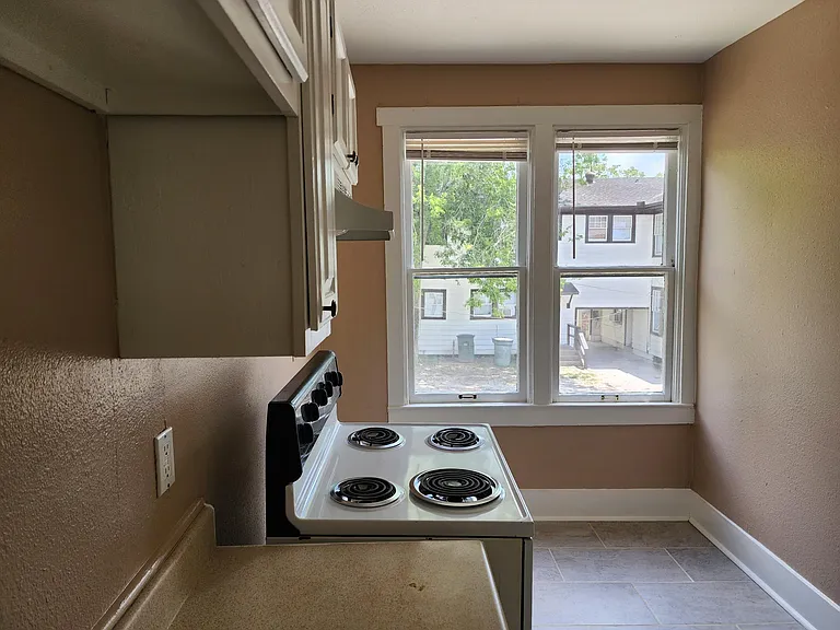 2450 Broadway St #6 — Photo 13