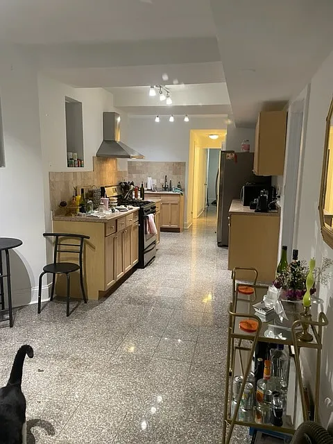 3 bed, 1500 sqft, $3,999 — Photo 4