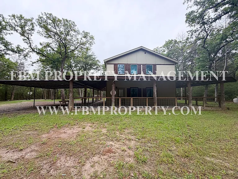 338 Post Oak Dr — Photo 1