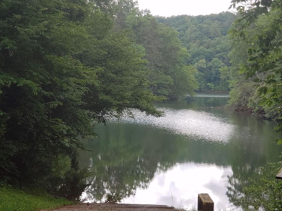 2nd image of 3550 Johnnys Ridge Rd