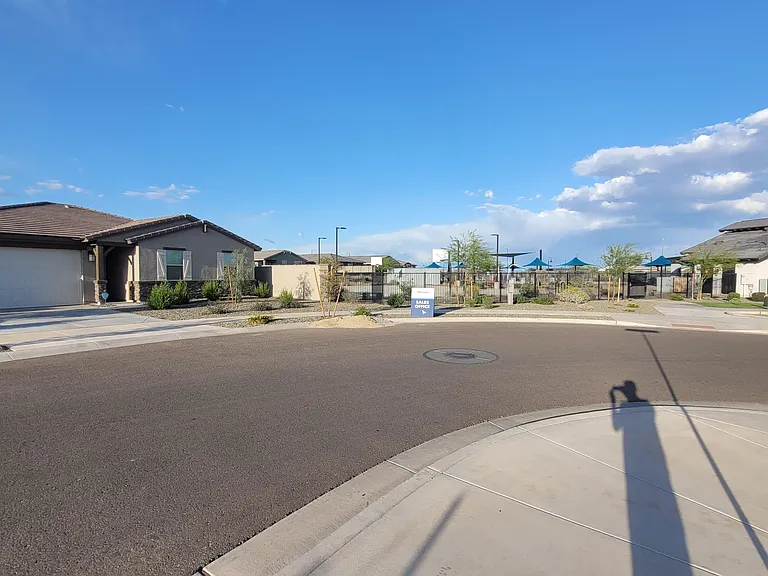 15998 W Smoketree Dr — Photo 20
