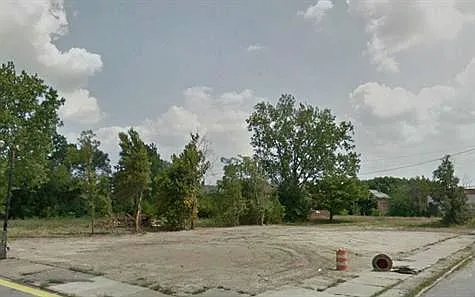10332 Rosa Parks Blvd photo 1
