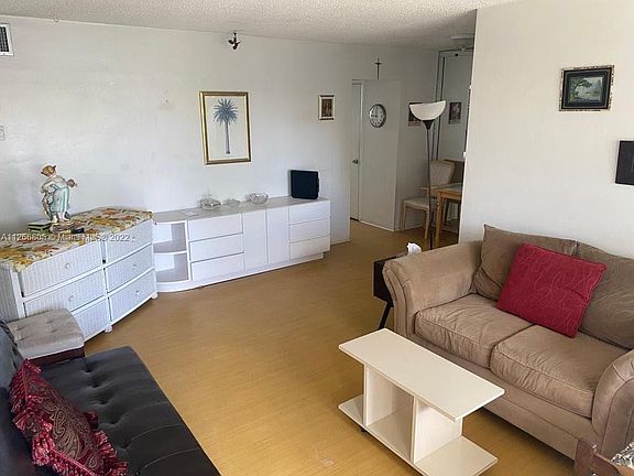 4th image of 2458 Polk St APT 202