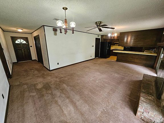 2nd image of 505 Holly Grove Rd