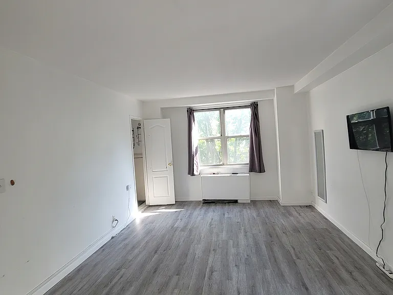 201 Saint Pauls Ave #4G — Photo 7