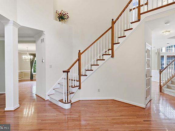 5th image of 1034 Glendevon Dr