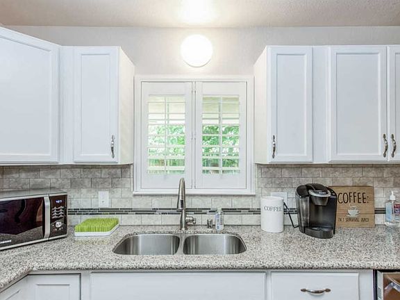 4th image of 5941 E Montecito Ave