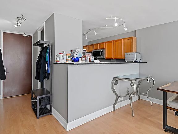 4th image of 655 W Irving Park Rd APT 5305