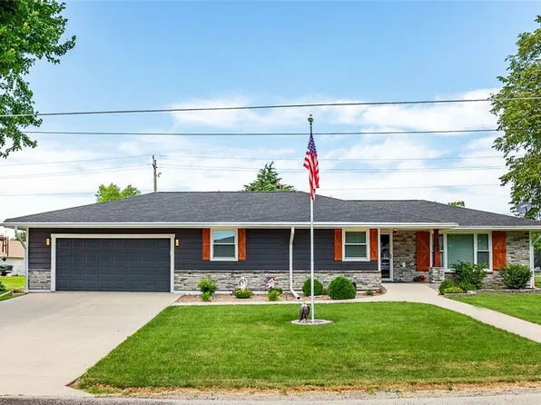 705 W James St, Prairie City, IA 50228