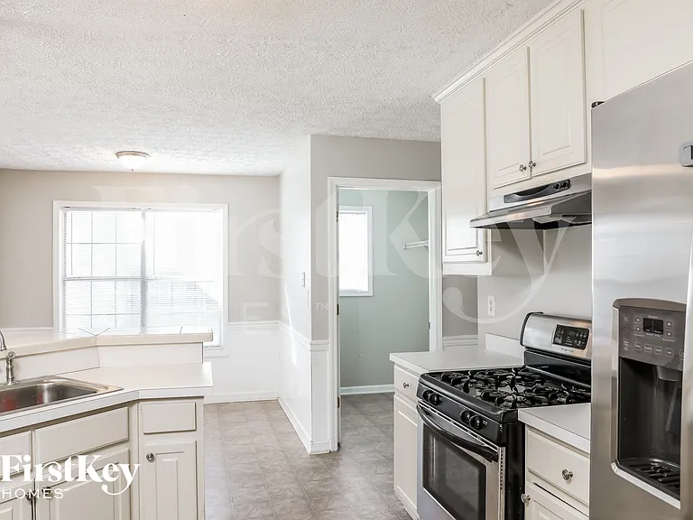 120 Grayview Ct — Photo 10