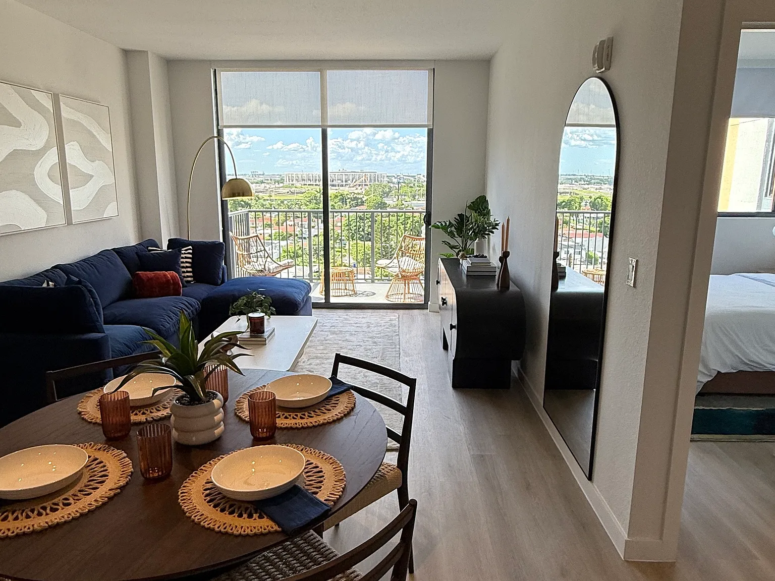 2 bed, 1037 sqft, $2,600 — Photo 4