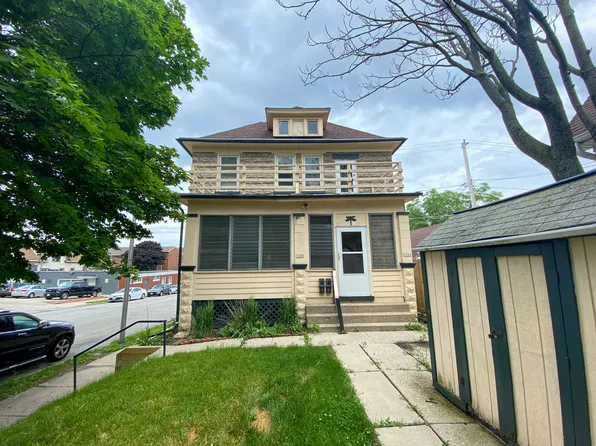 1500 S 71st St, Milwaukee, WI 53214