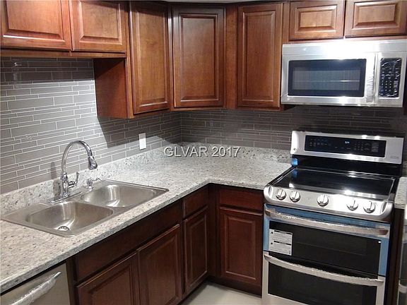 2nd image of 2733 Heritage Ct