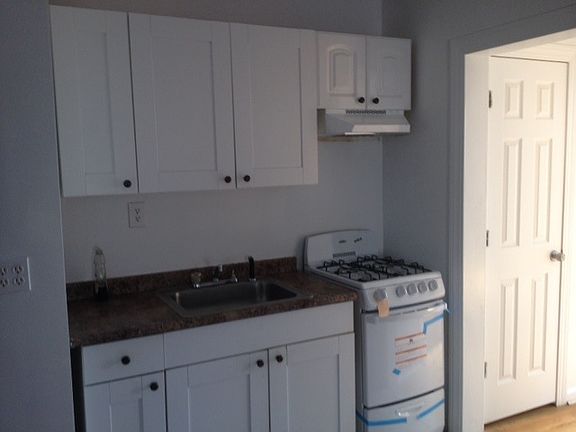 3rd image of 61-40 Saunders St APT C32