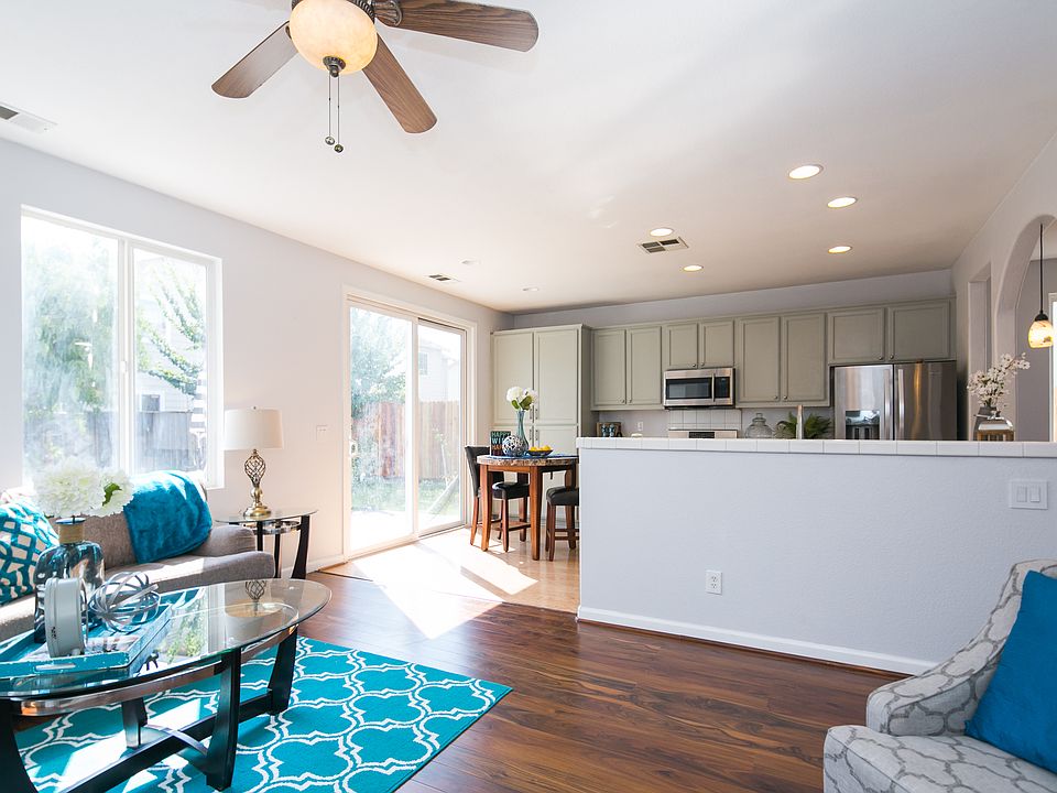 Family/Kitchen