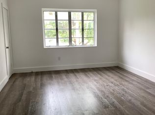 944 SW 2nd St APT 3, Miami, FL 33130