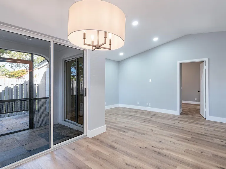 1579 Springside Dr — Photo 5
