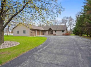 2949 Packerland Dr, Green Bay, WI 54313