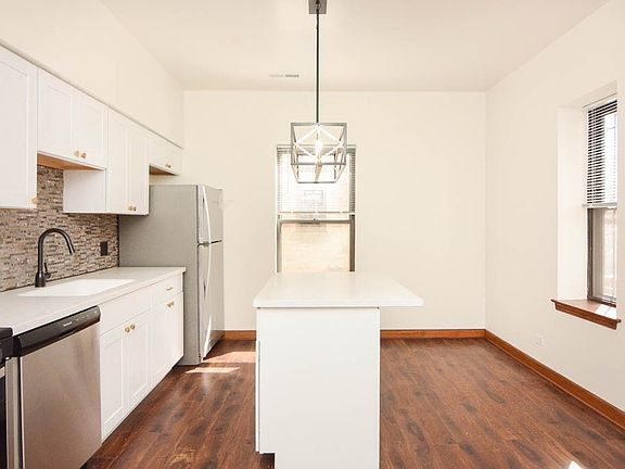 2nd image of 4336 N Sheridan Rd #2SS
