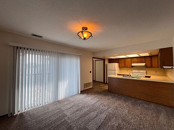 3rd image of 6721-6727 Worth Ave #6723