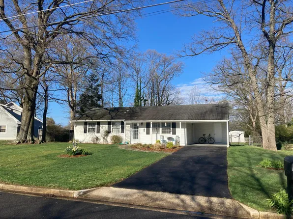 5924 Brookview Dr, Alexandria, VA 22310