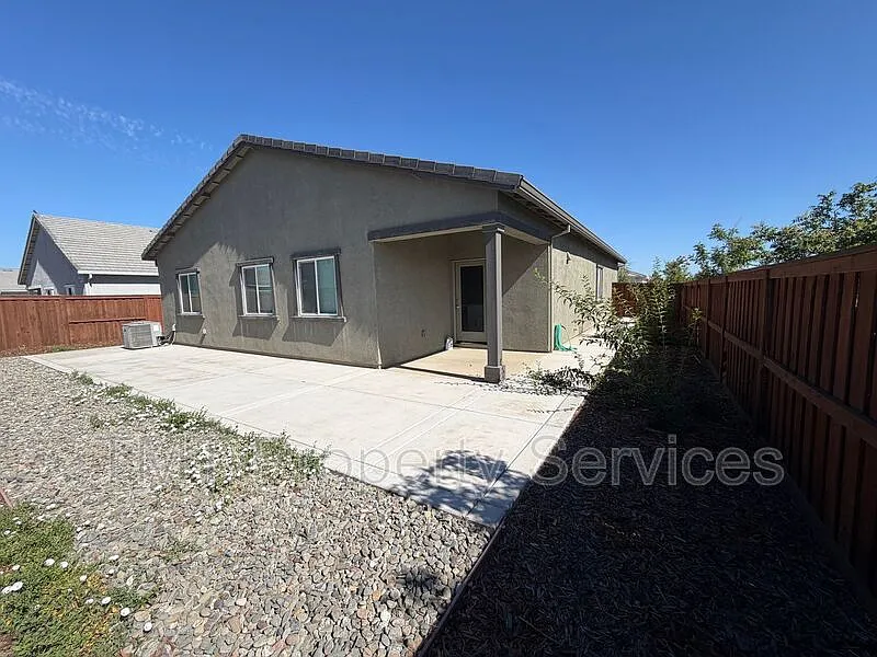 3 bed, 2.0 bath, $3,500 — Photo 4