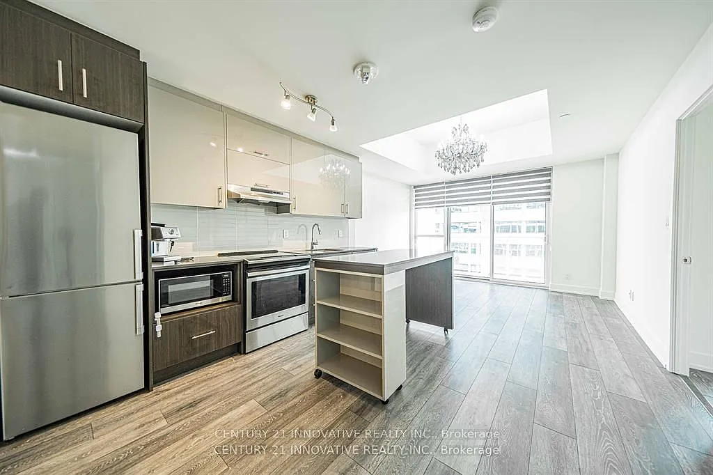 Building Photo - 180 Fairview Mall Dr #517