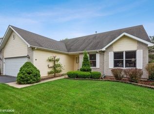 496 Spring Ridge Dr, Crystal Lake, IL 60012