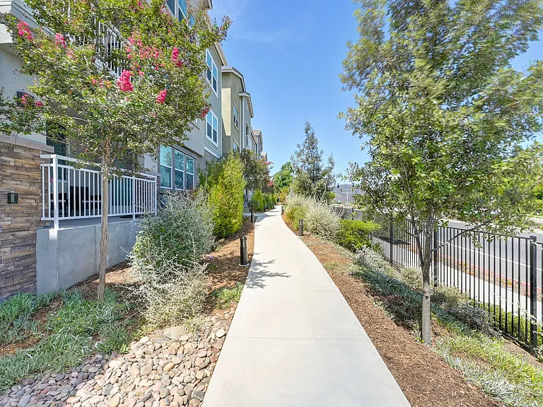 Vela Apartments — Photo 92