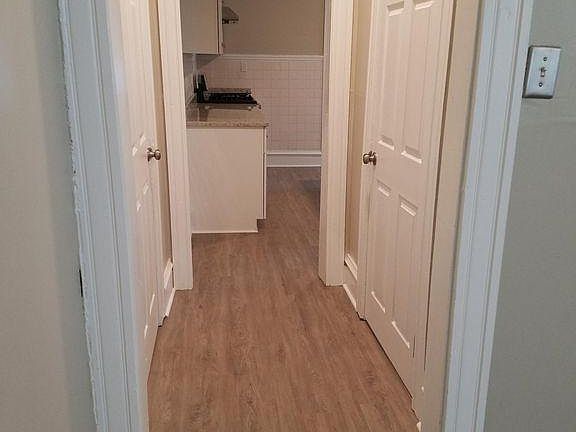 3rd image of 2222 Parkwood Ave #1