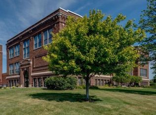 460 Broadway St APT 304, South Haven, MI 49090