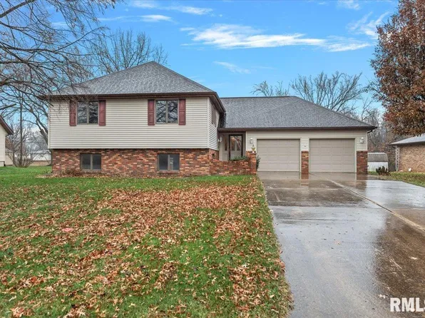 140 Roanoke Dr, Rochester, IL 62563