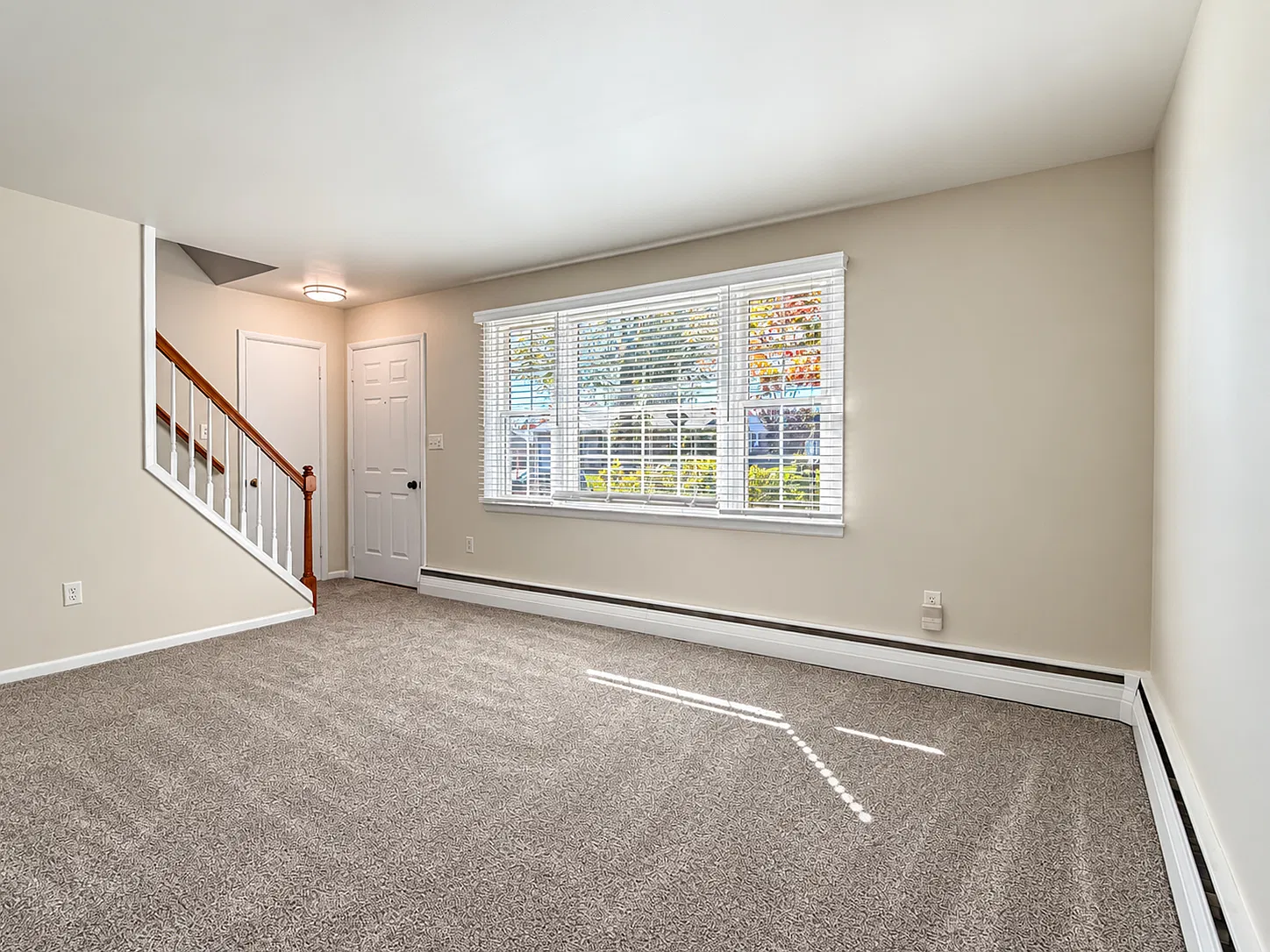 3 bed, 1.5 bath, 1465 sqft, $1,795 — Photo 3