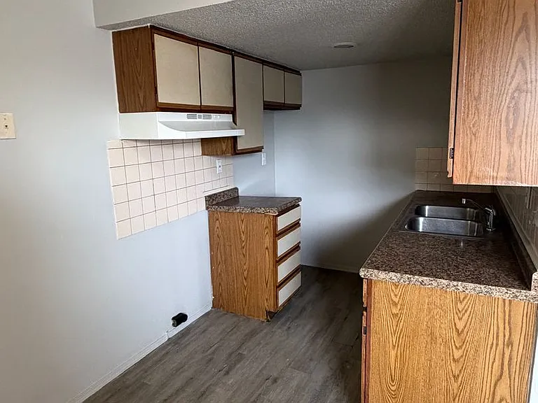 115 Jerome Ln — Photo 6