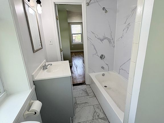 4th image of 117 Arlington St #B