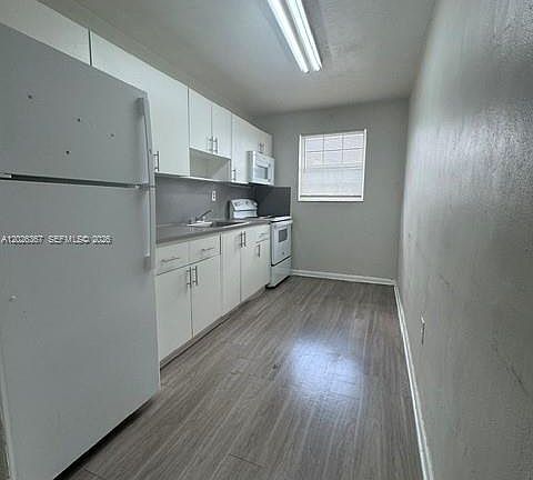 5th image of 199 W 29th St APT 12