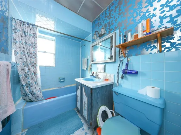 2284 East 22nd Street image 23 of 35