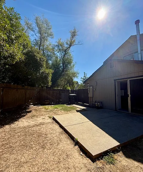 1213 Live Oak Ln — Photo 9