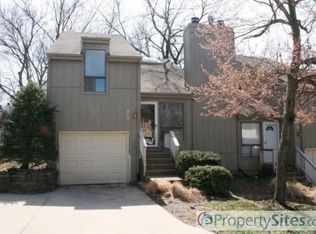 7401 W 56th Ter, Overland Park, KS 66202