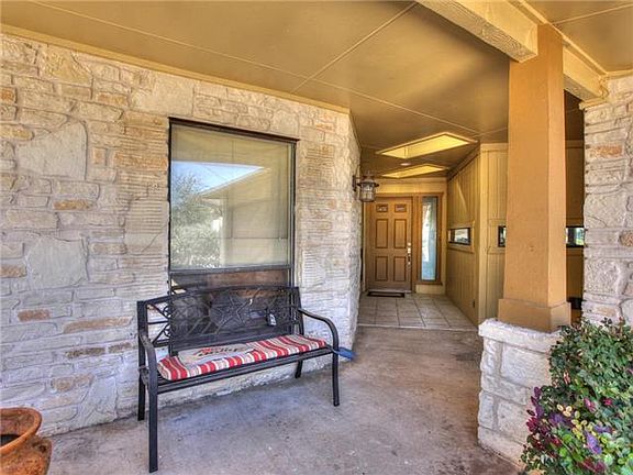 4th image of 4730 Country Club Dr