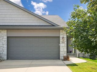 5519 Dostal Dr SW, Cedar Rapids, IA 52404