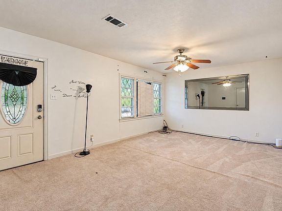 4th image of 1303 Lake Rd