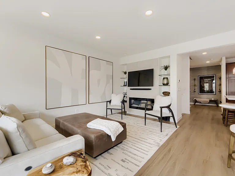 2943 Mount Royal Dr — Photo 8